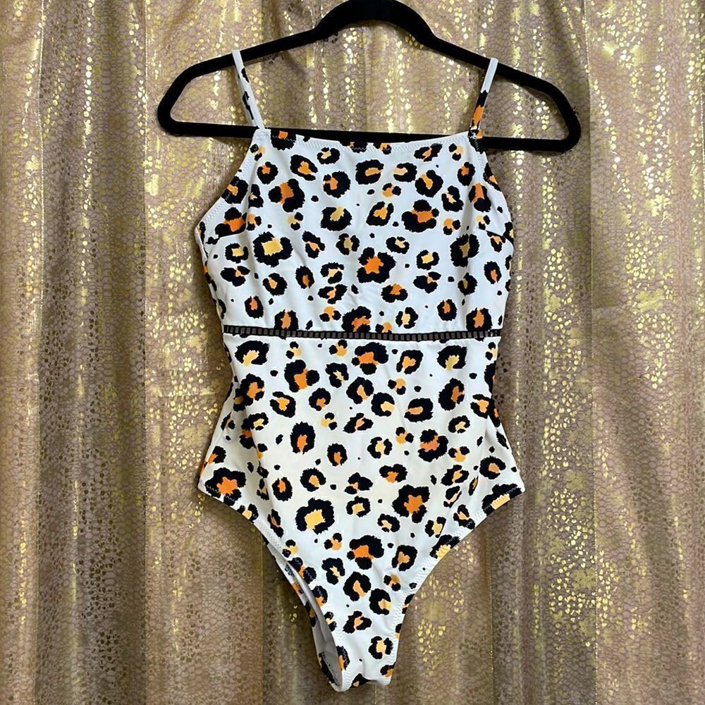 Cupshe white leopard print square cutout one piece swimsuit, size M, like new!